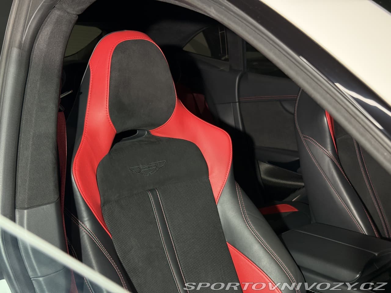 2022 Aston Martin DBX - 13