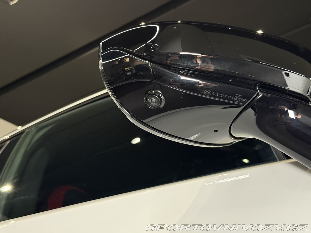 2022 Aston Martin DBX - 17