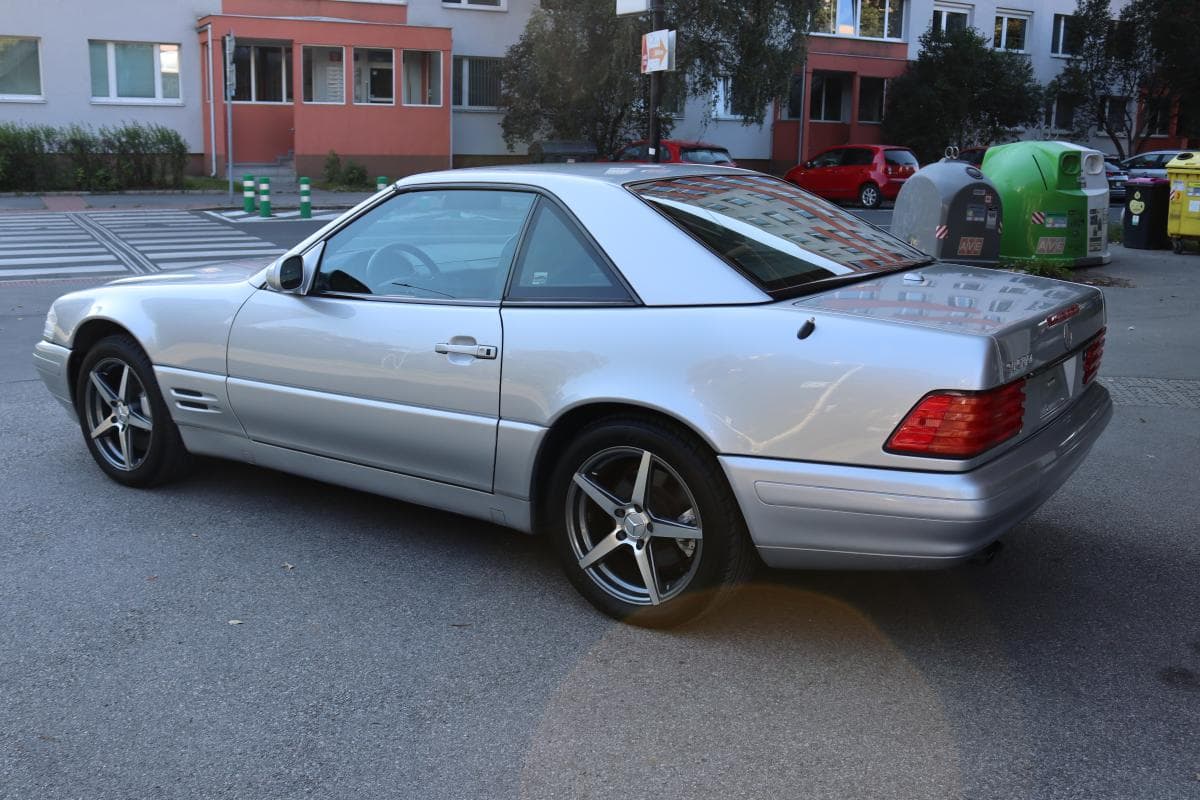 2000 Mercedes-Benz SL - 25