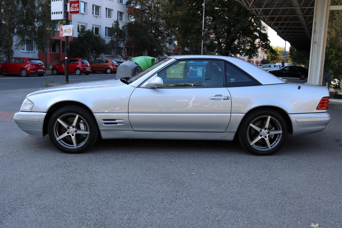 2000 Mercedes-Benz SL - 27