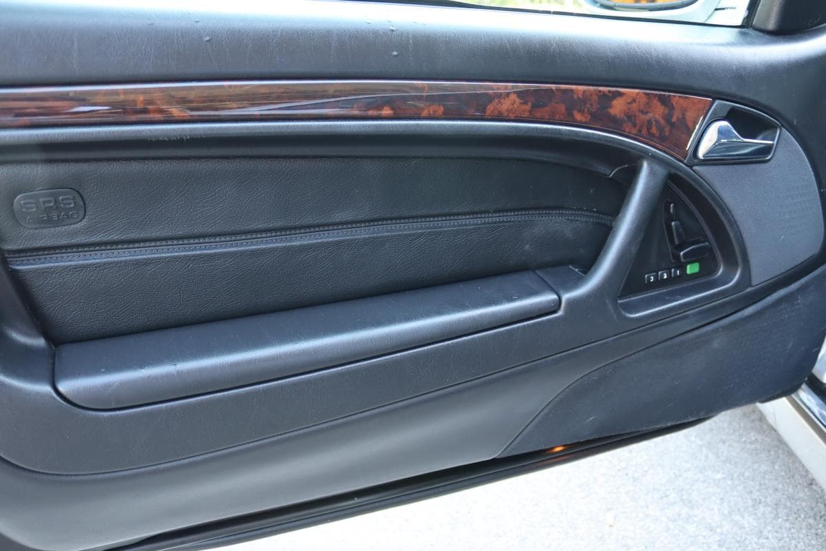 2000 Mercedes-Benz SL - 35