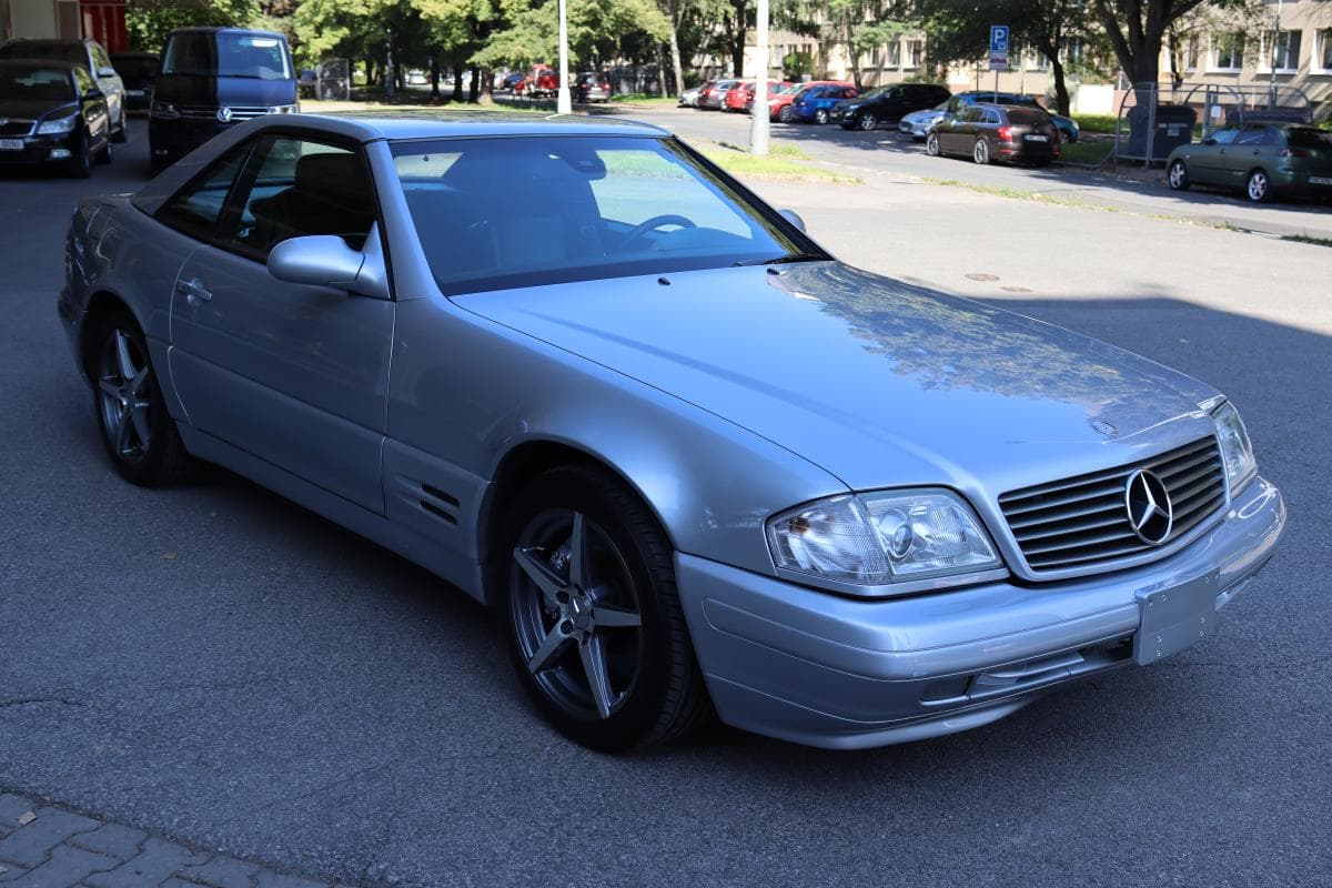 2000 Mercedes-Benz SL - 11
