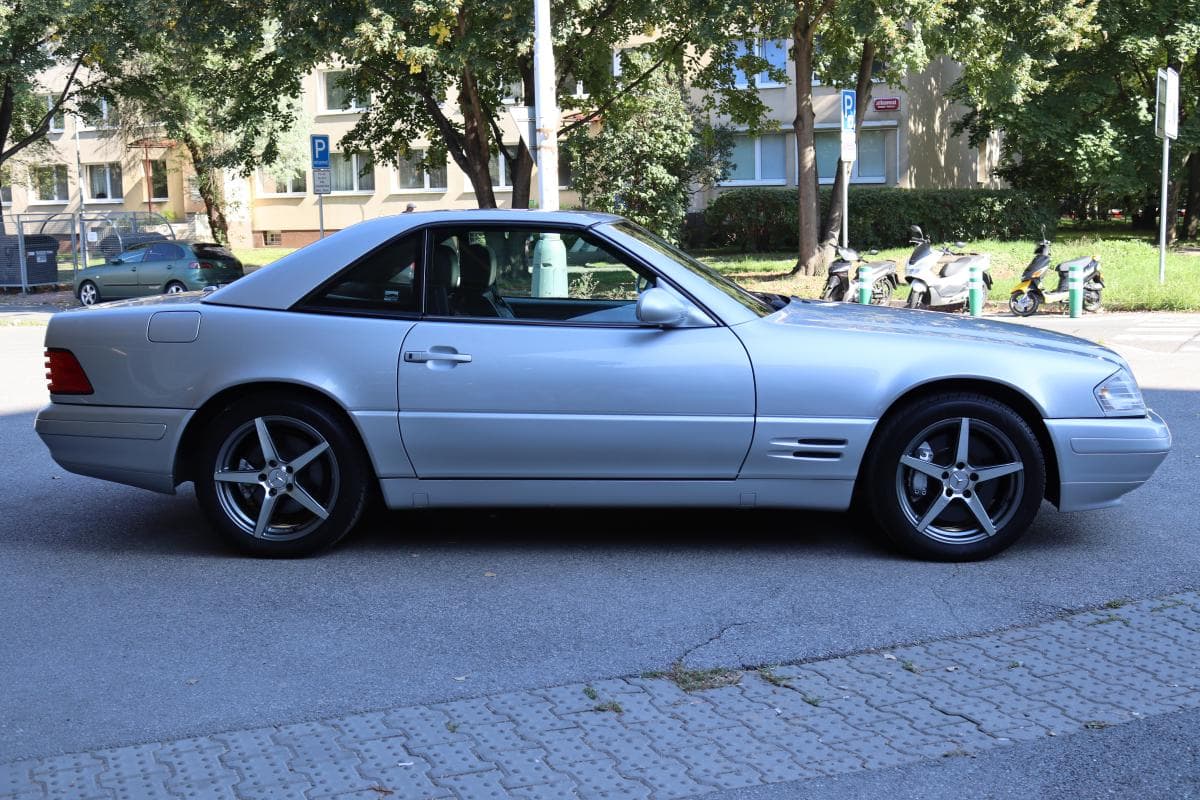 2000 Mercedes-Benz SL - 15