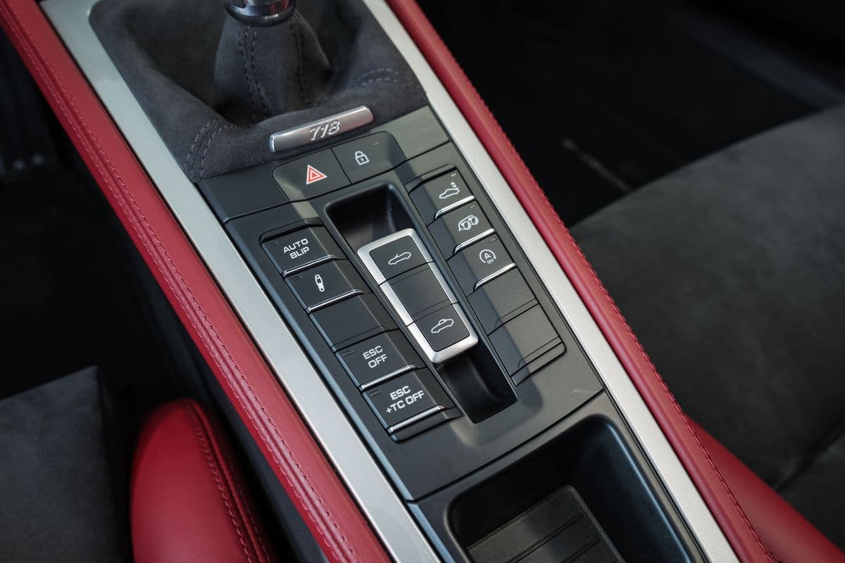 2020 Porsche 718 - 19