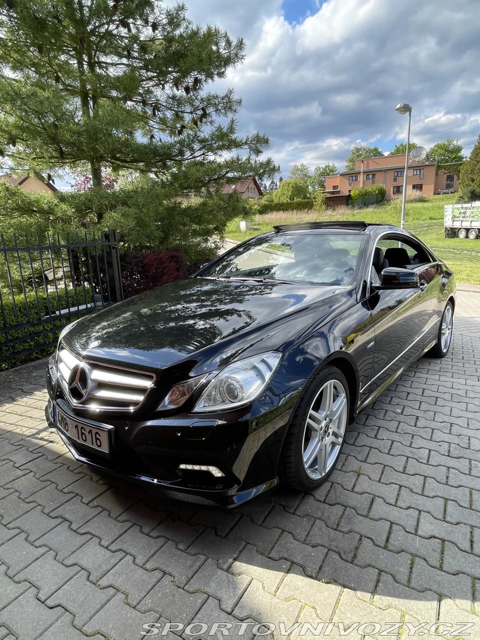 2011 Mercedes-Benz E-CLASS