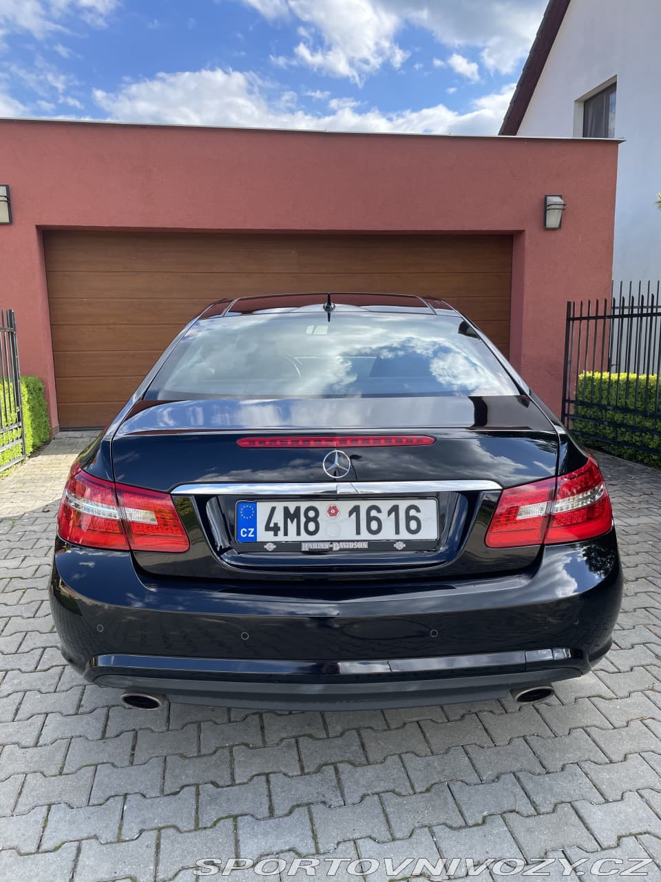 2011 Mercedes-Benz E-CLASS - 9