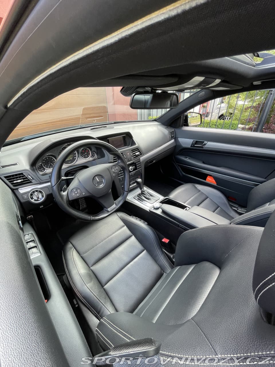 2011 Mercedes-Benz E-CLASS - 11