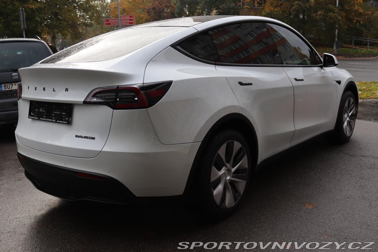 2020 Tesla MODEL Y - 19