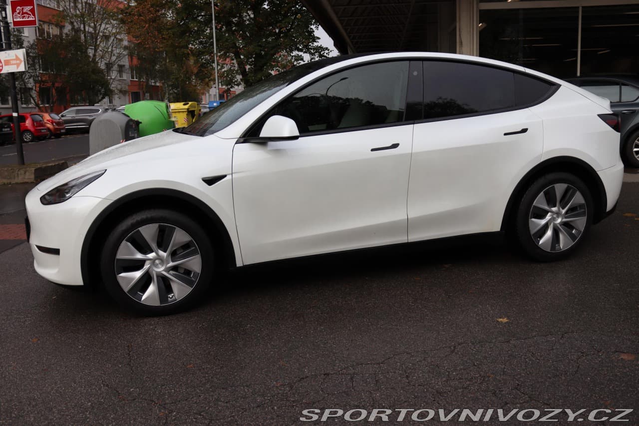 2020 Tesla MODEL Y - 29