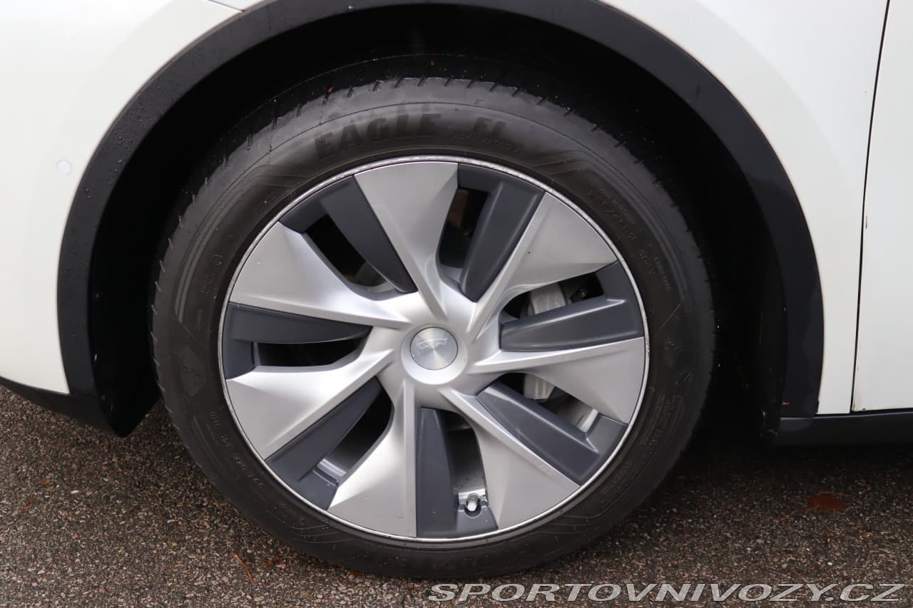 2020 Tesla MODEL Y - 33