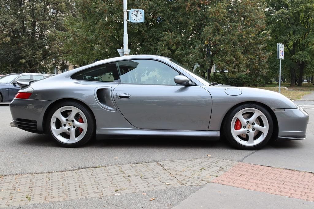 2001 Porsche 911 - 10