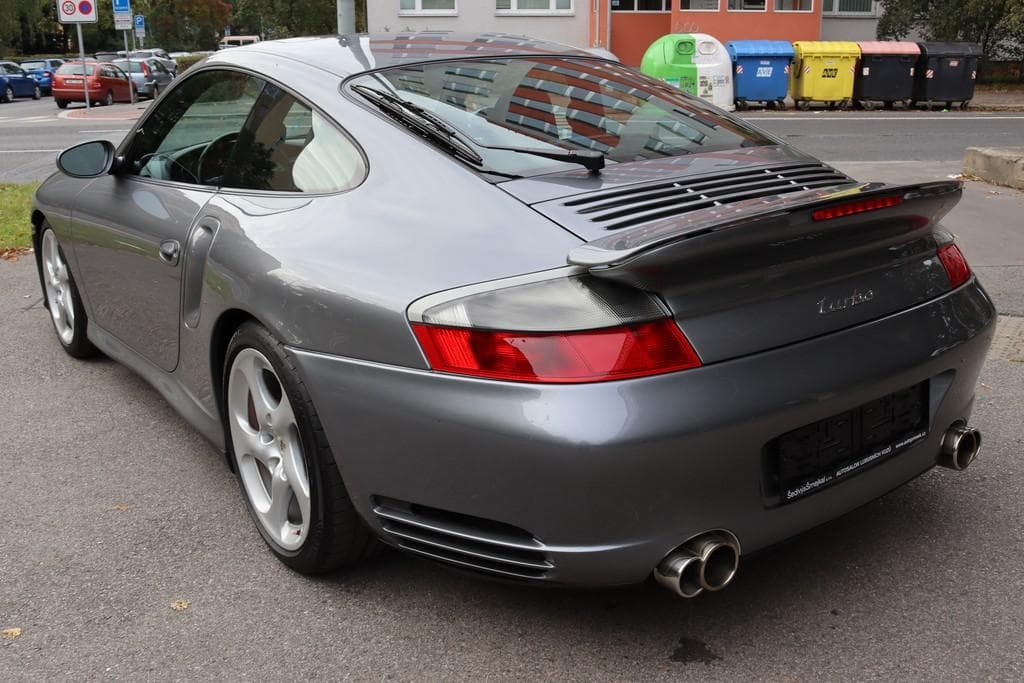 2001 Porsche 911 - 15