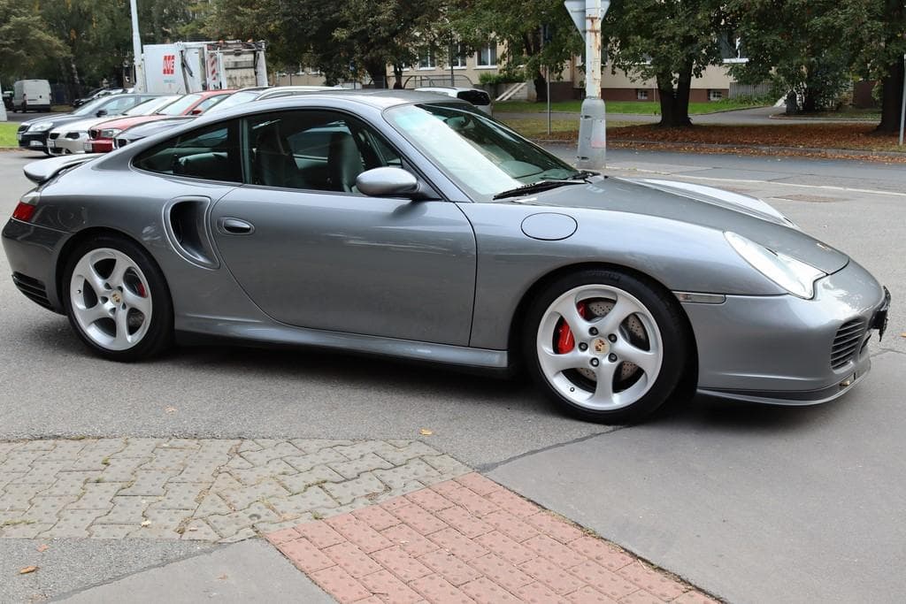 2001 Porsche 911 - 9