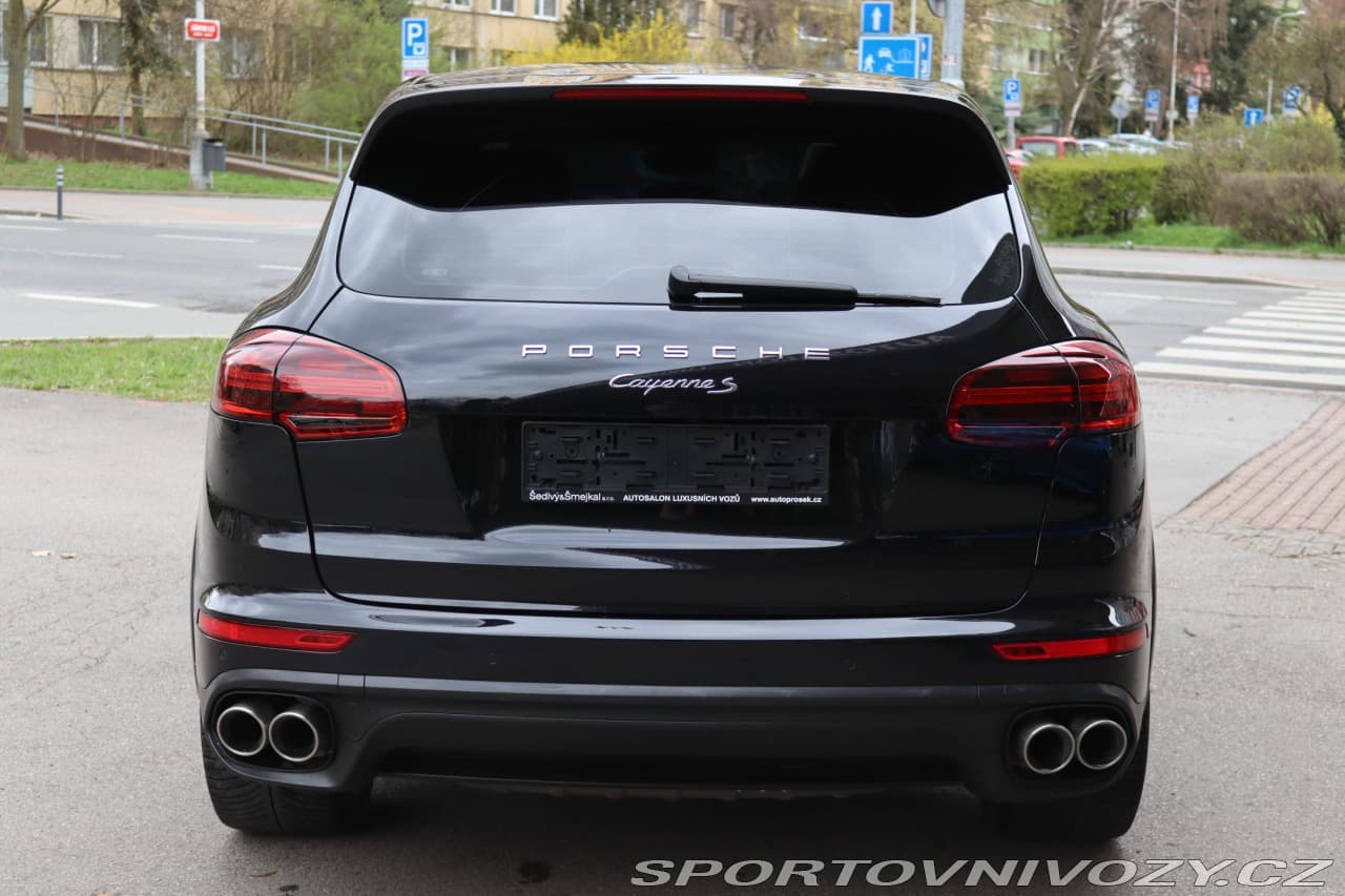 2017 Porsche CAYENNE - 10