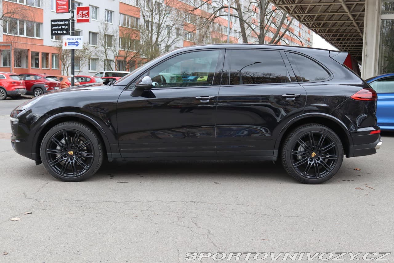 2017 Porsche CAYENNE - 13