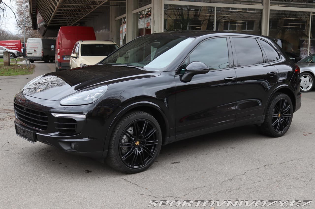 2017 Porsche CAYENNE - 14