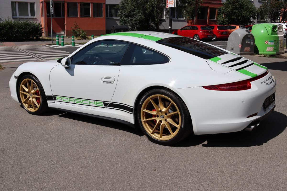 2013 Porsche 911 - 15