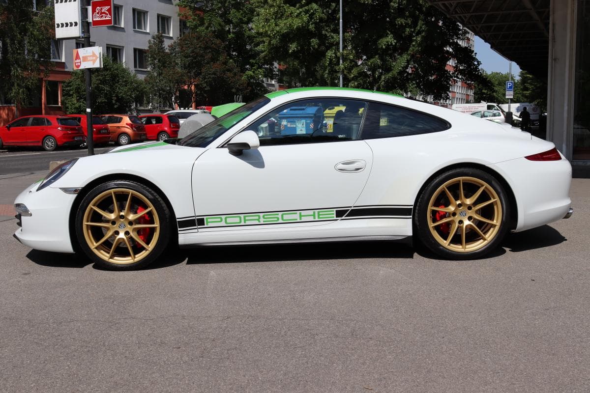 2013 Porsche 911 - 16