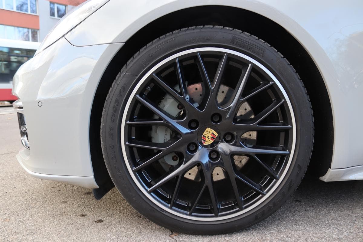 2016 Porsche PANAMERA - 18
