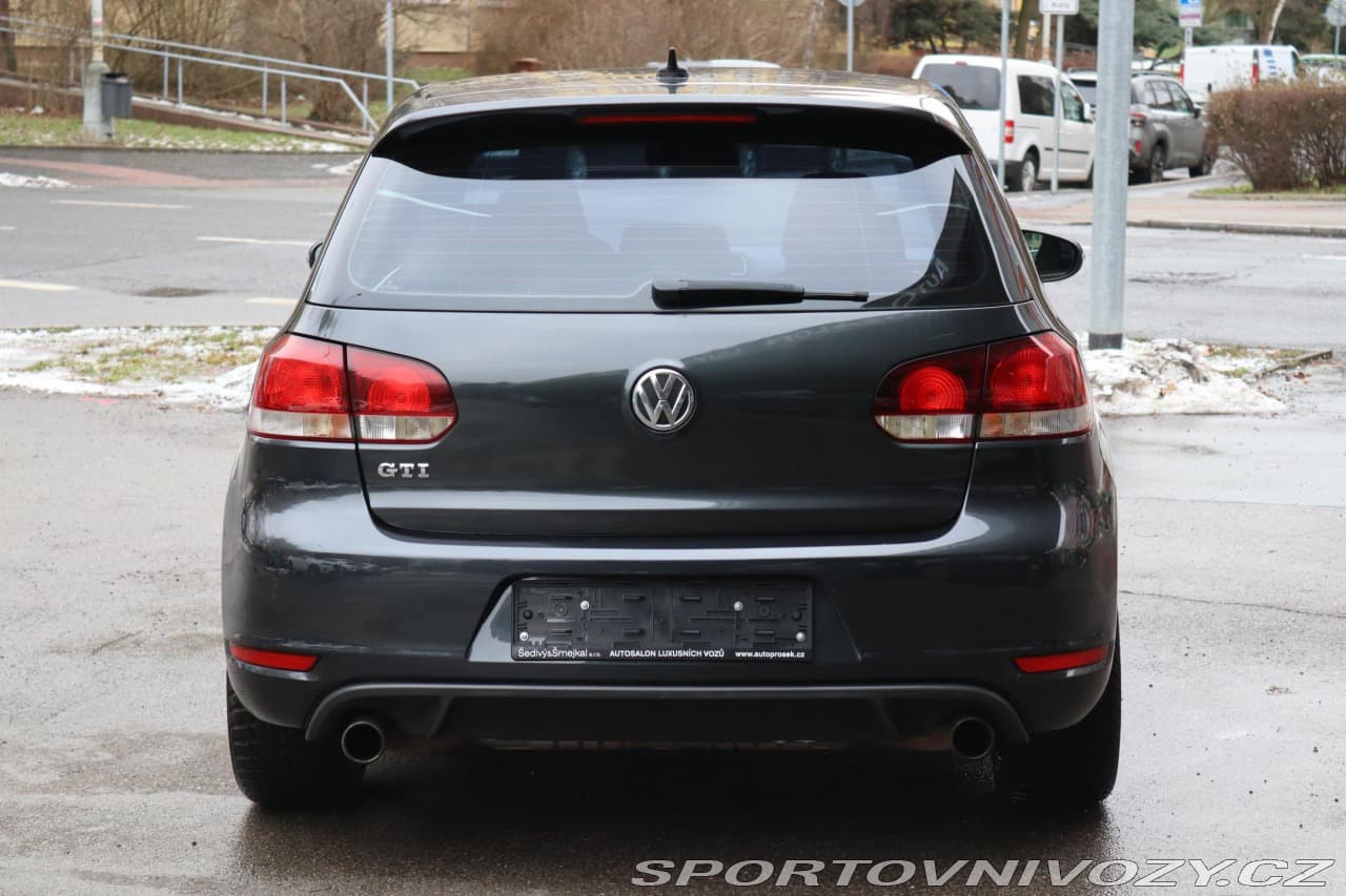 2011 Volkswagen GOLF - 12
