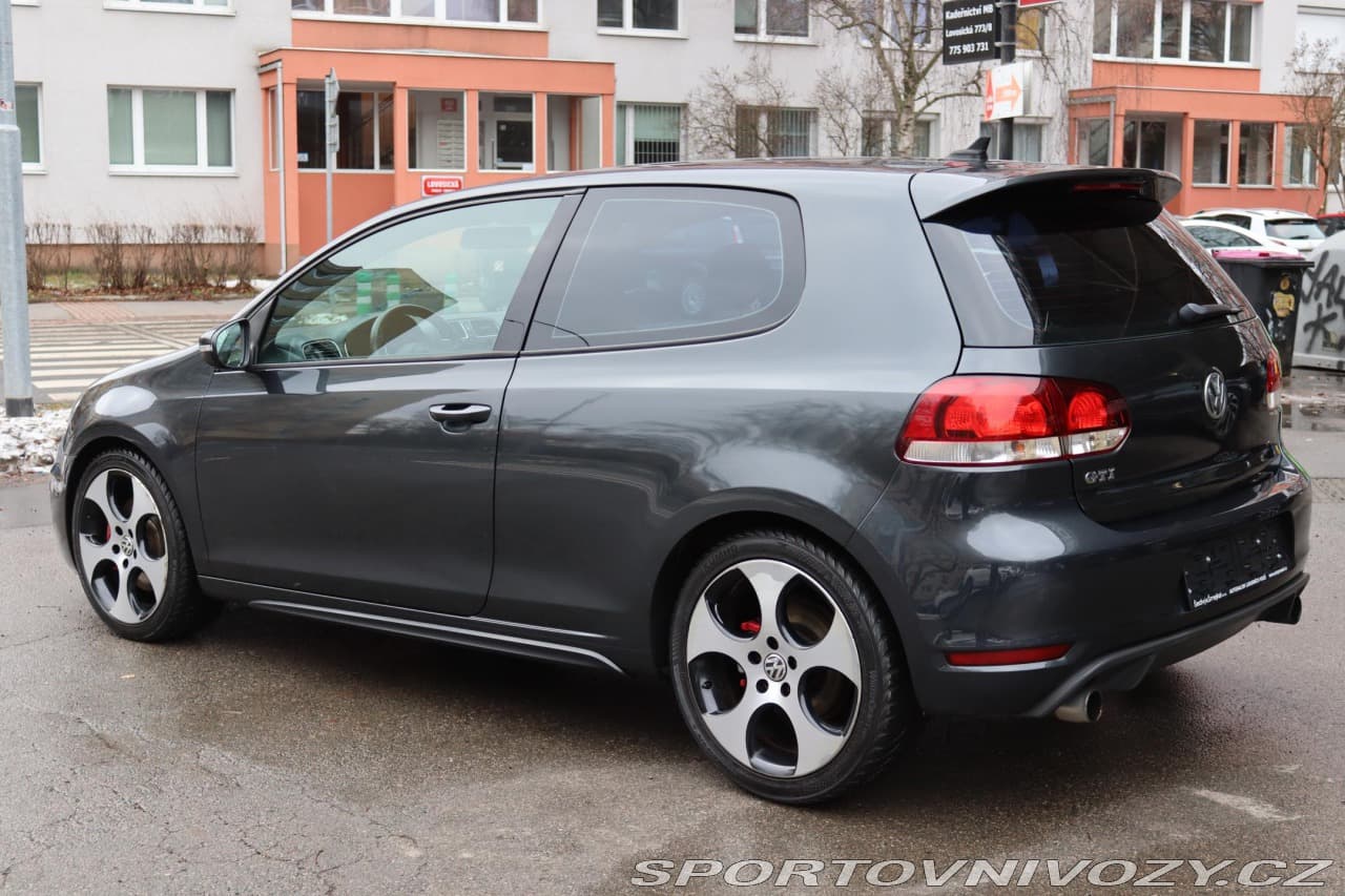 2011 Volkswagen GOLF - 14