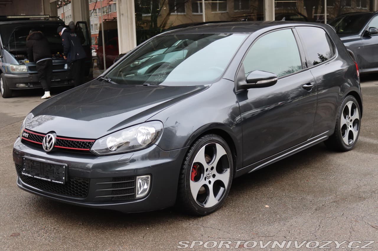 2011 Volkswagen GOLF - 16