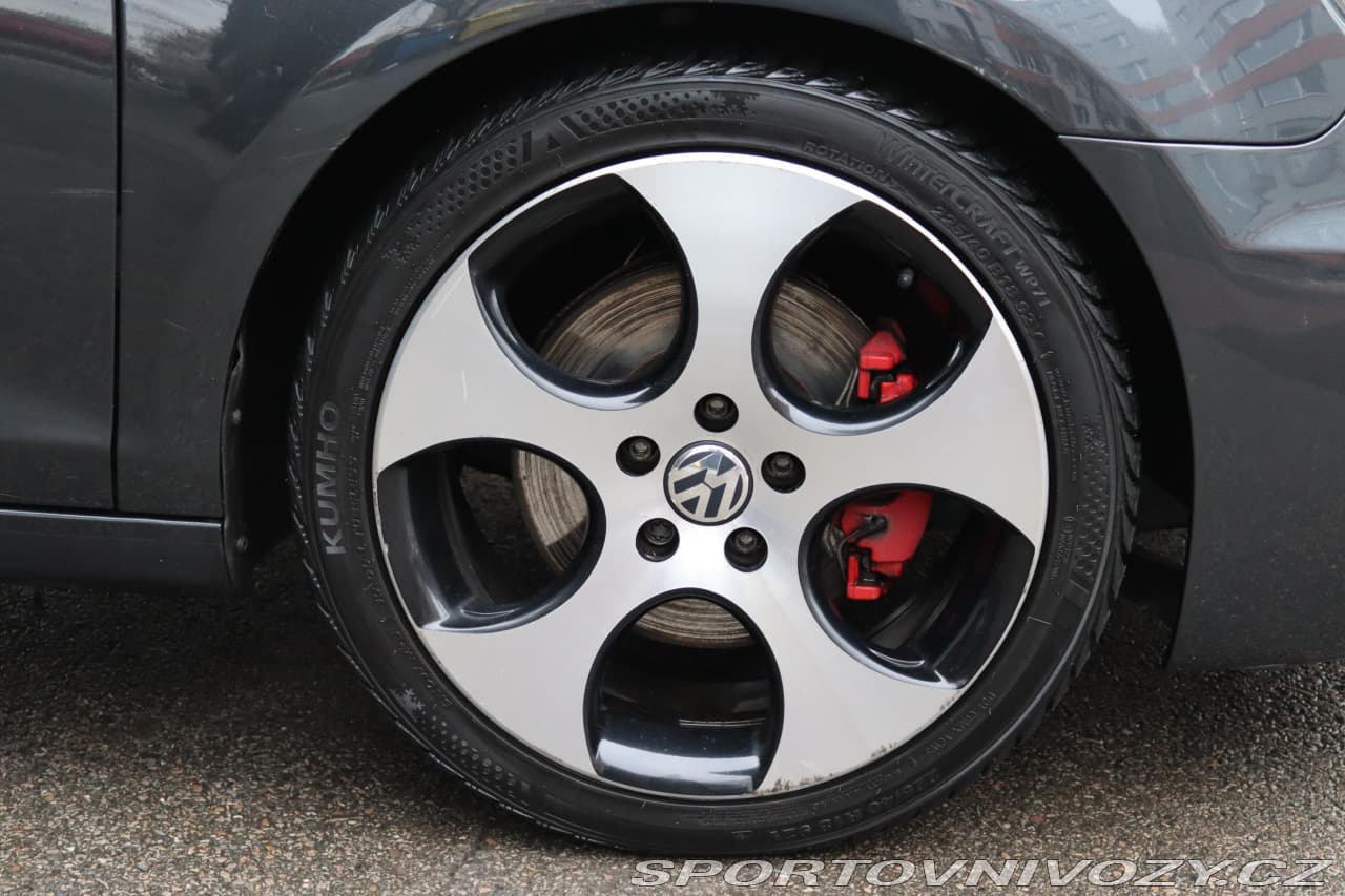 2011 Volkswagen GOLF - 18