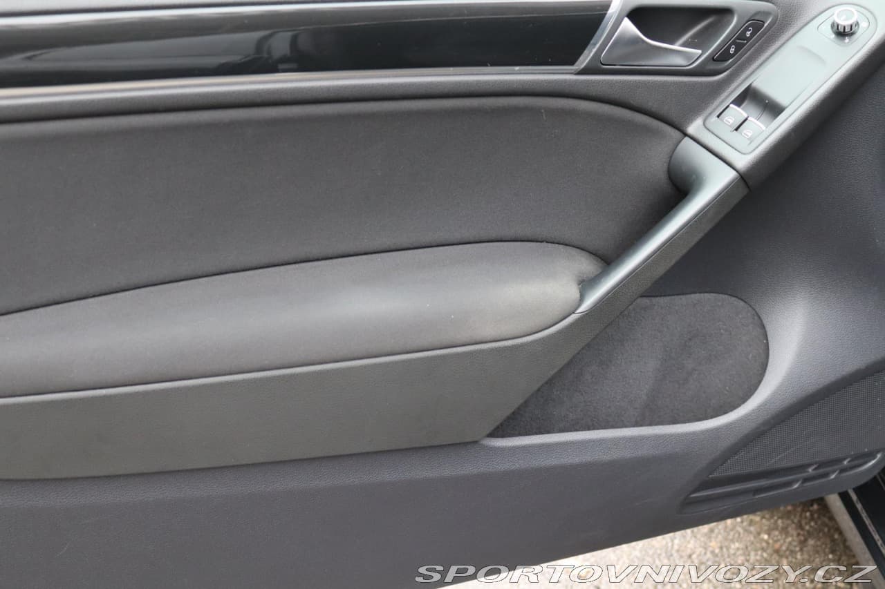 2011 Volkswagen GOLF - 19