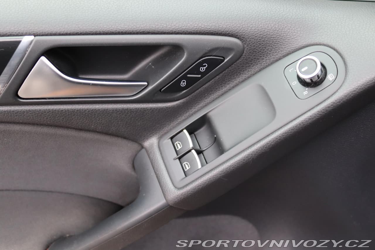 2011 Volkswagen GOLF - 20
