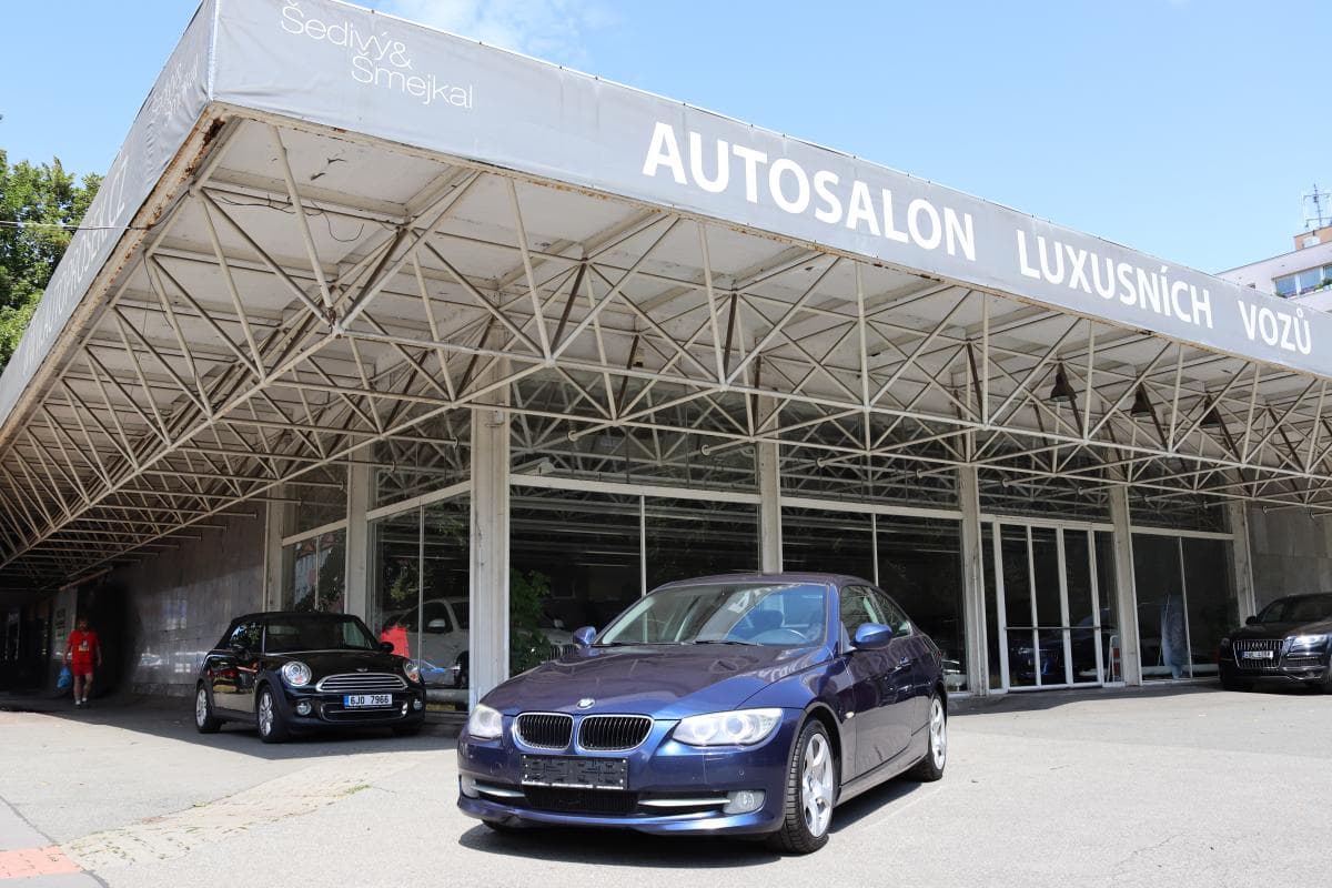 2010 BMW 3-SERIES