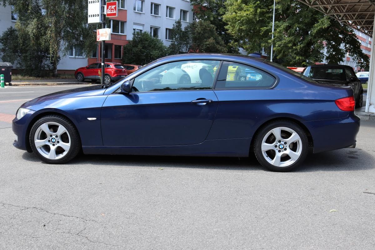 2010 BMW 3-SERIES - 15