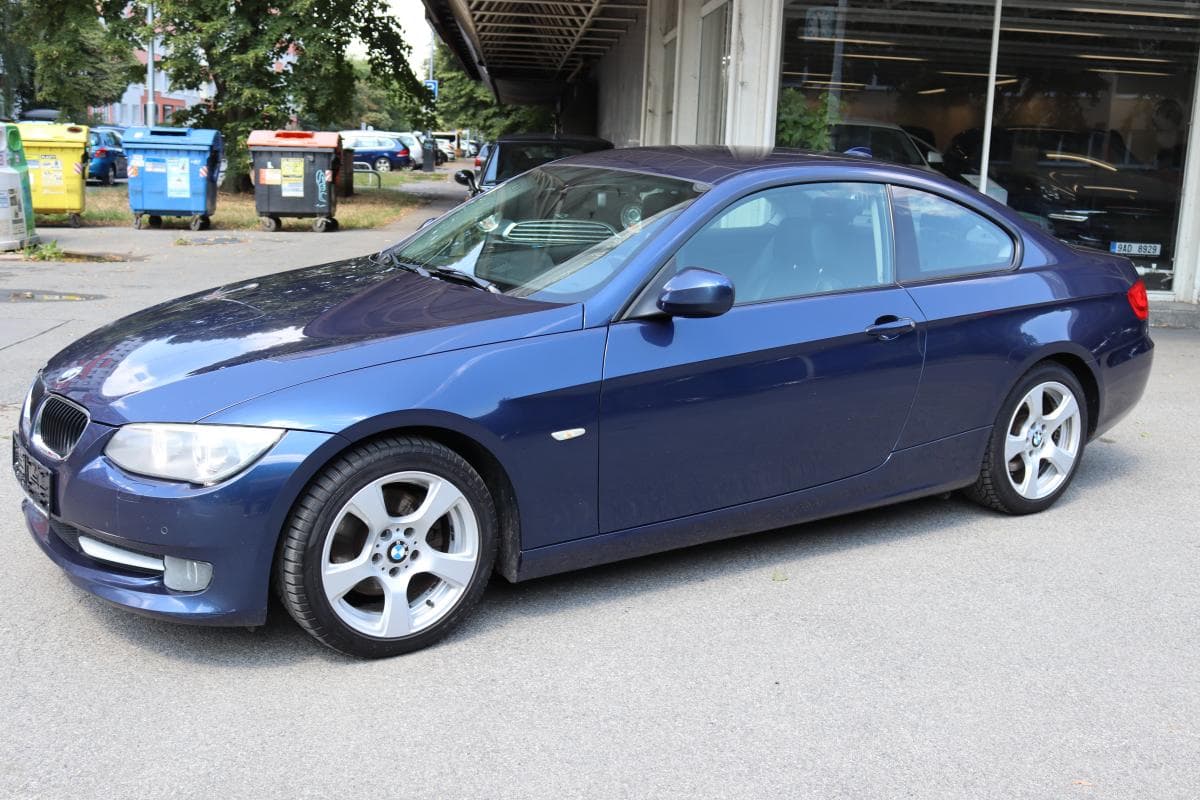 2010 BMW 3-SERIES - 16