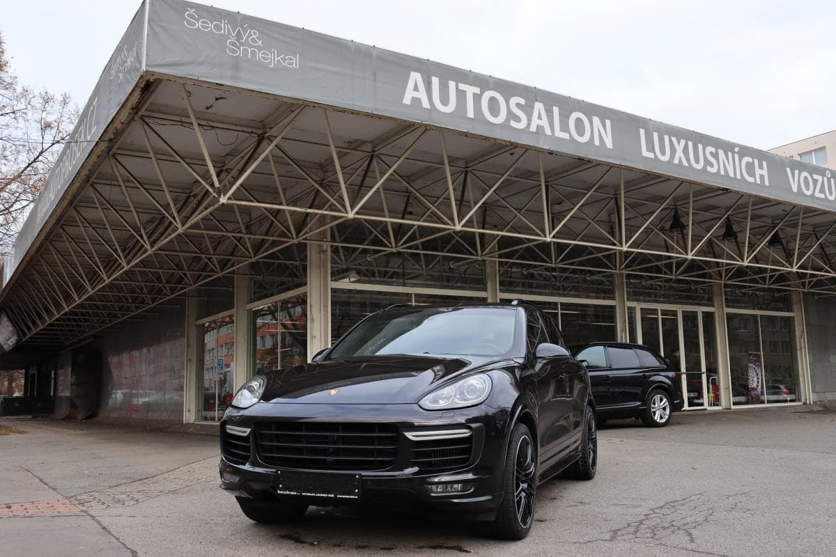 2015 Porsche CAYENNE