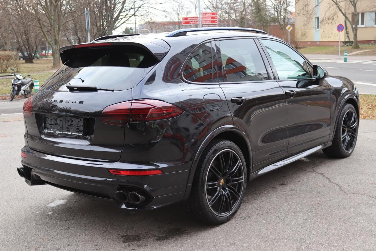 2015 Porsche CAYENNE - 11