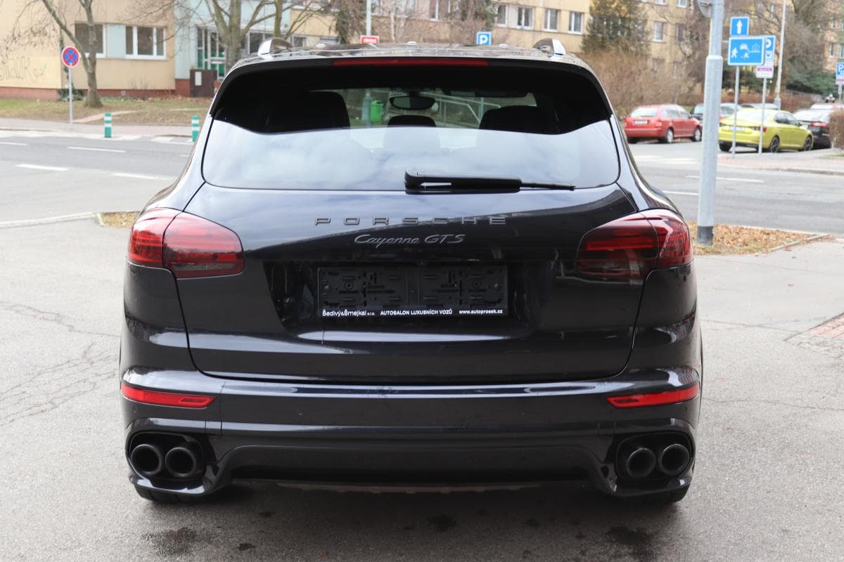 2015 Porsche CAYENNE - 12