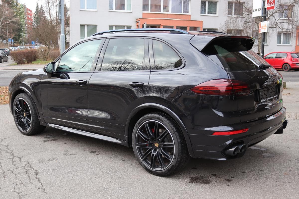2015 Porsche CAYENNE - 14