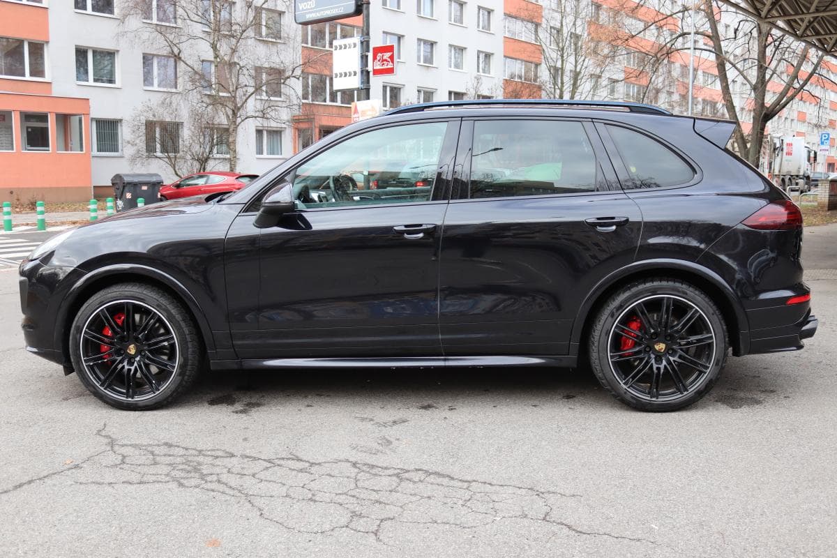 2015 Porsche CAYENNE - 15