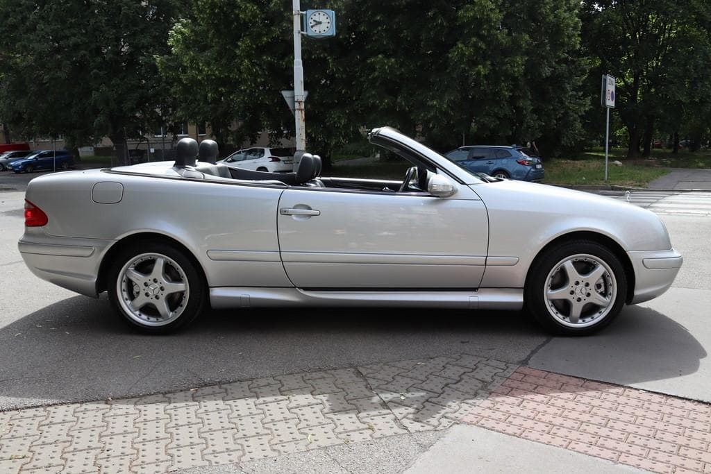 2002 Mercedes-Benz CLK - 19