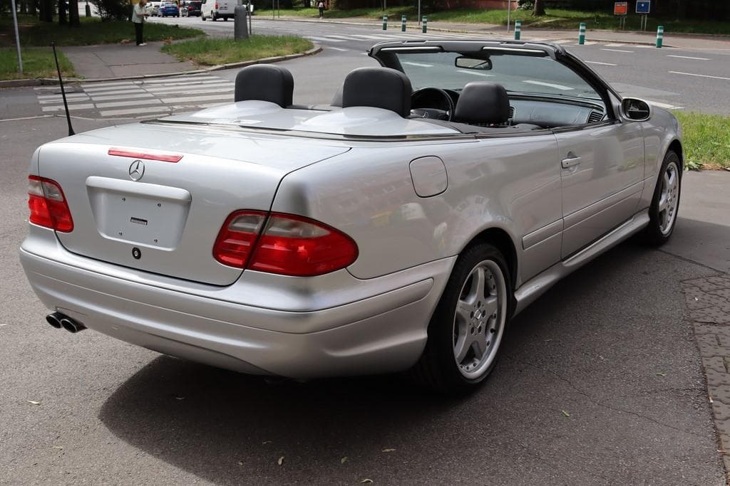2002 Mercedes-Benz CLK - 23