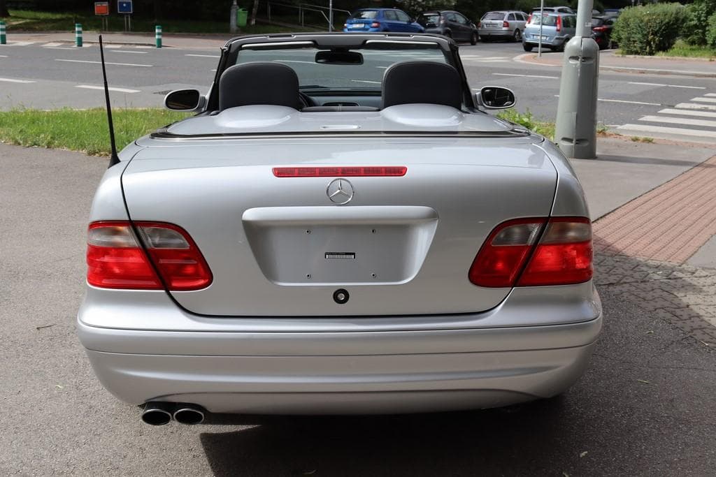 2002 Mercedes-Benz CLK - 25