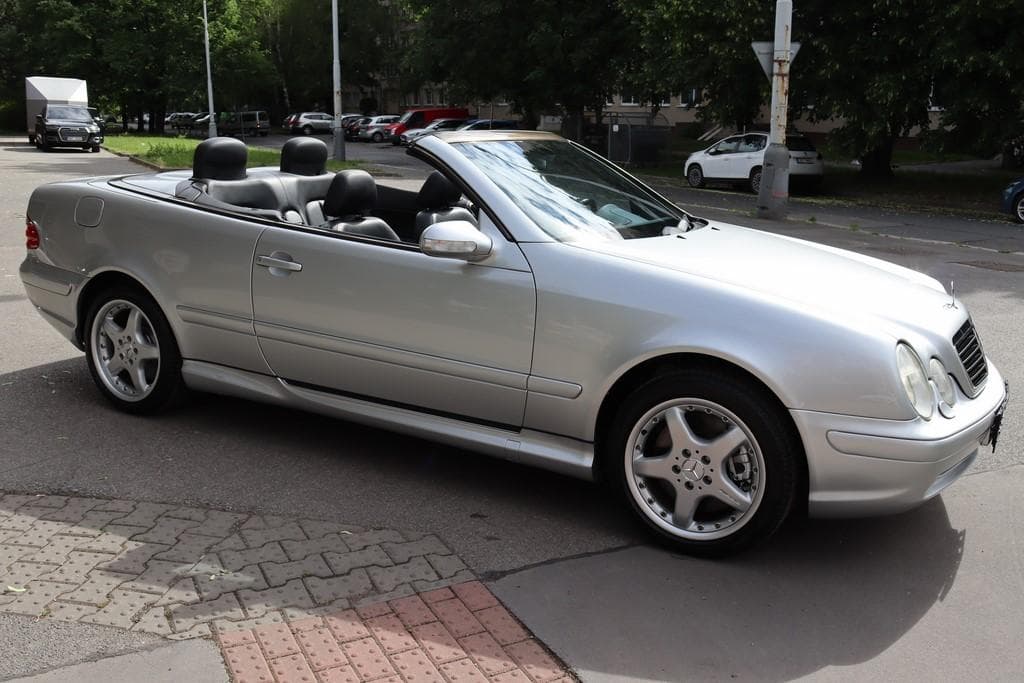 2002 Mercedes-Benz CLK - 17
