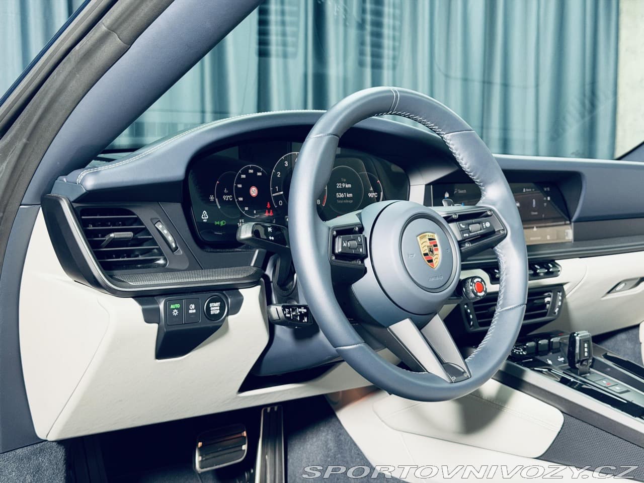 2025 Porsche 911 - 17