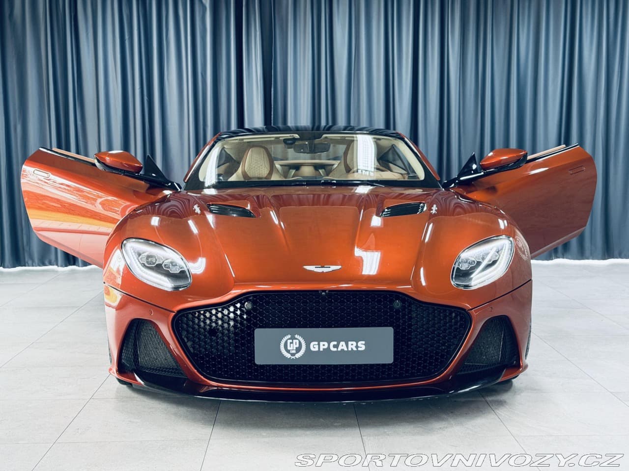 2019 Aston Martin DBS - 3