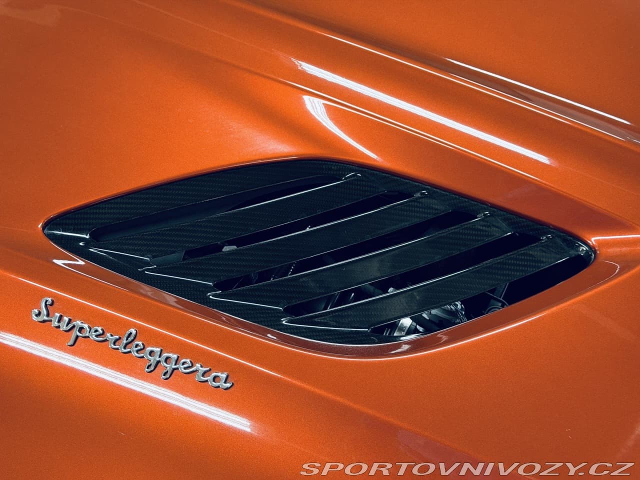 2019 Aston Martin DBS - 11