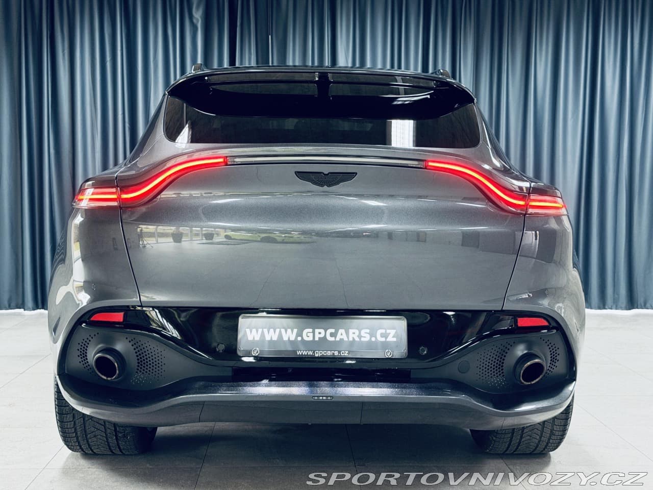 2021 Aston Martin DBX - 8