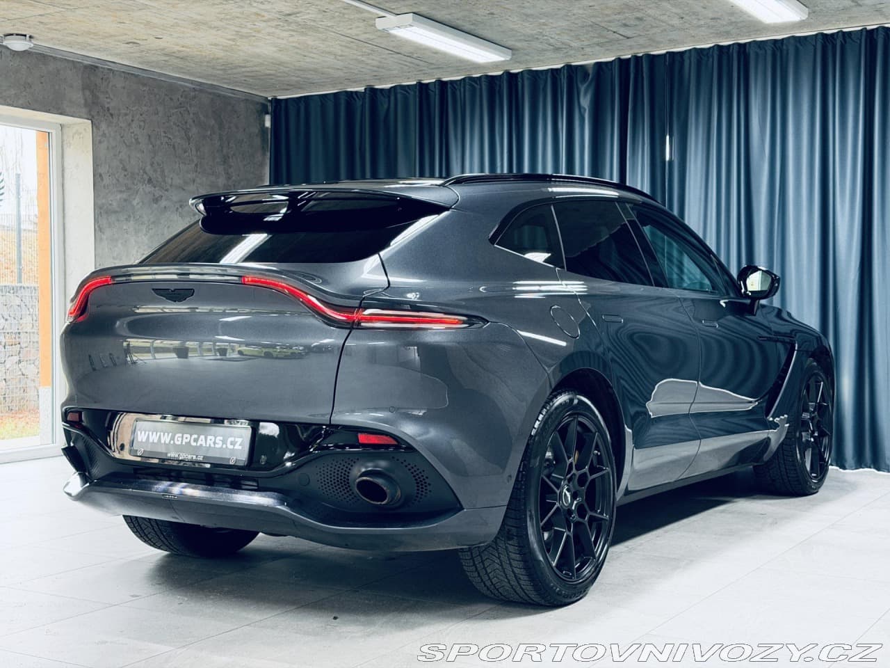 2021 Aston Martin DBX - 9