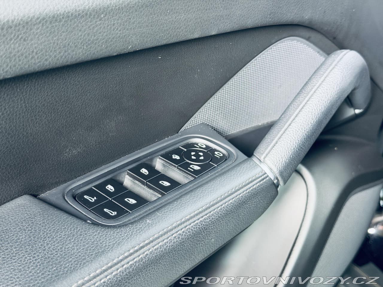 2022 Porsche CAYENNE - 12