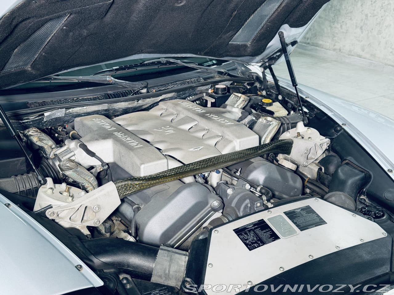 2004 Aston Martin VANQUISH - 5