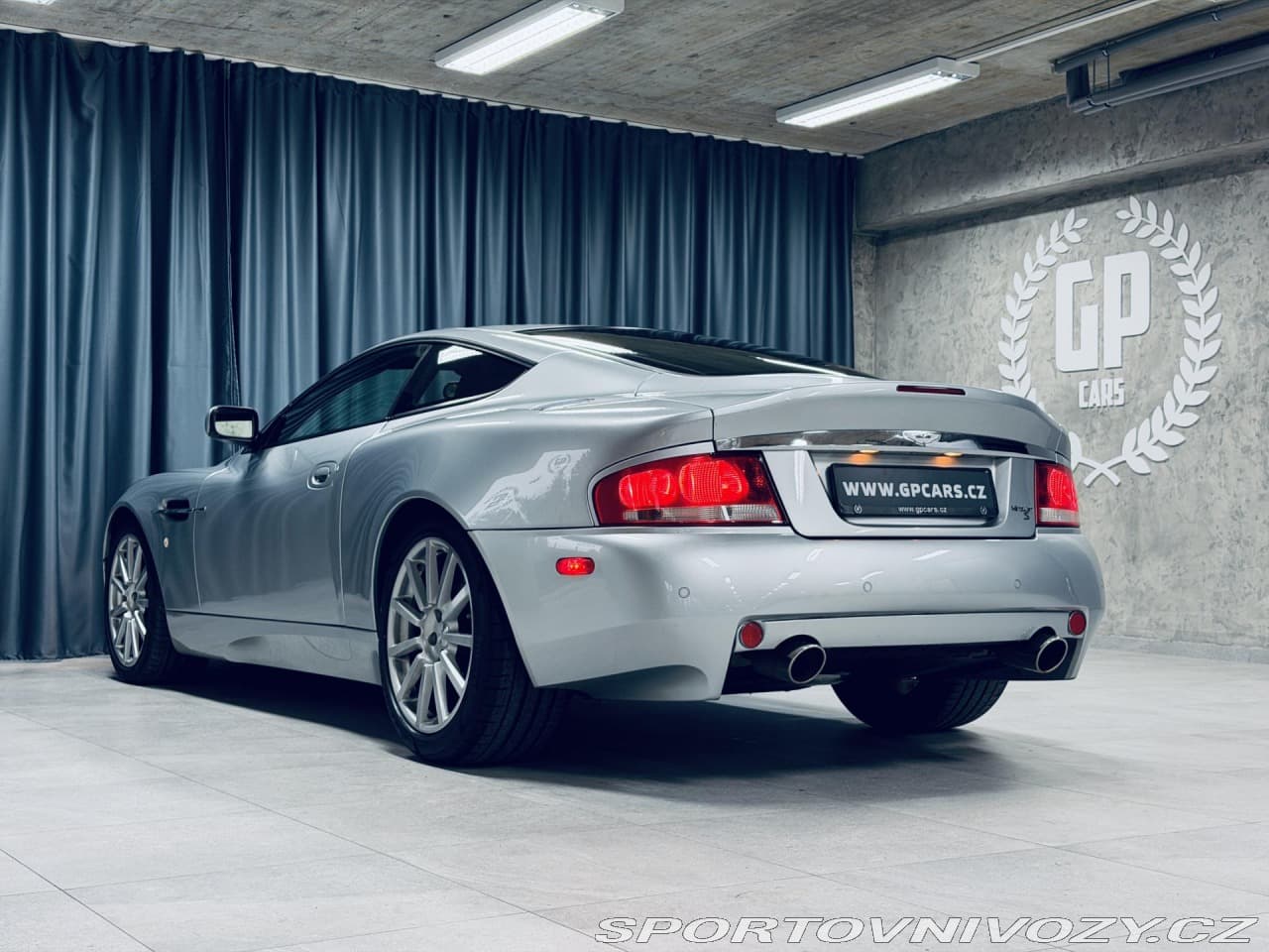 2004 Aston Martin VANQUISH - 8