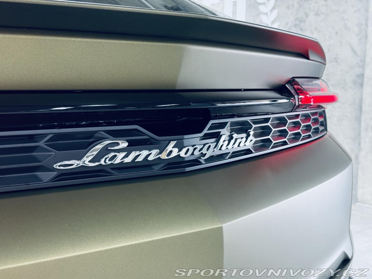2025 Lamborghini URUS - 13
